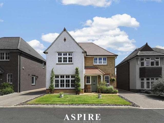 4 bed house for sale