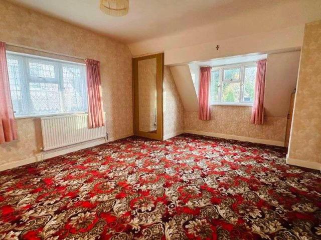 4 bed house for sale