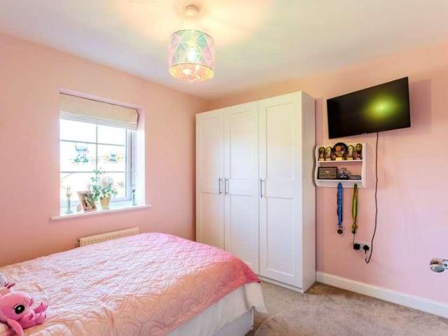 4 bed house for sale