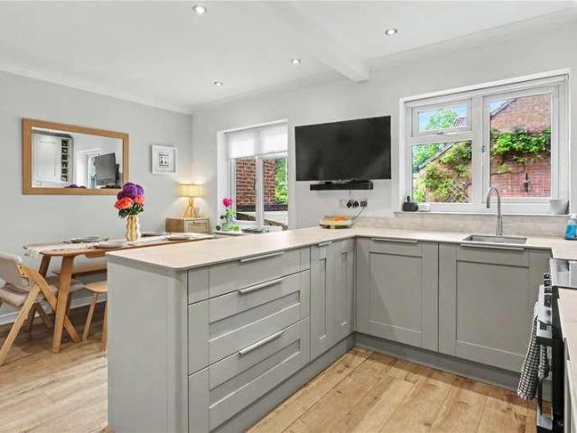 4 bed house for sale