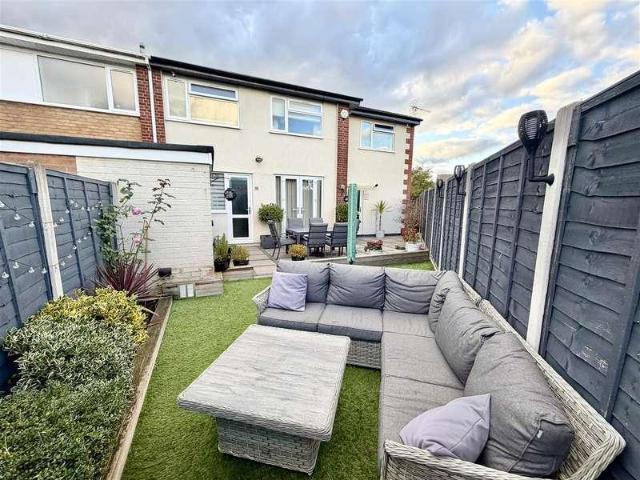4 bed house for sale