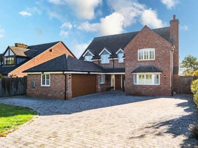 4 bed house for sale