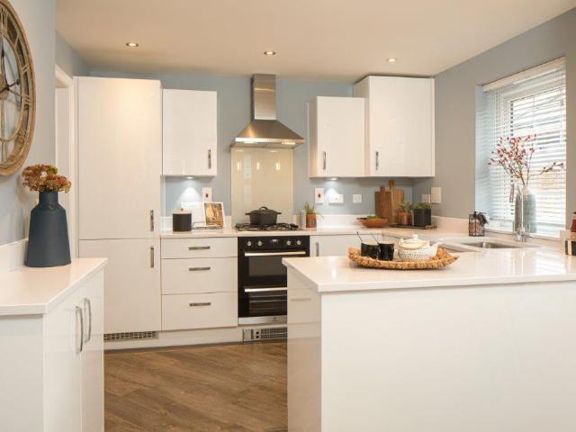 4 bed house for sale