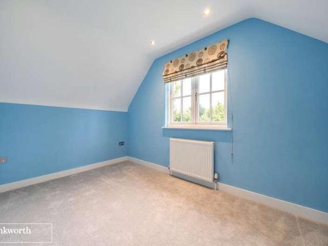 4 bed house for sale