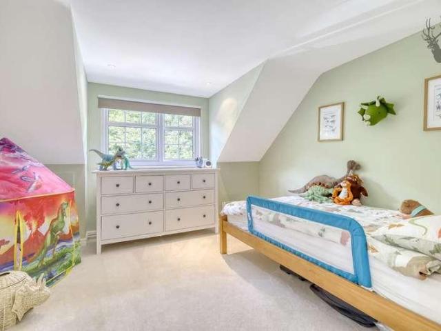 4 bed house for sale