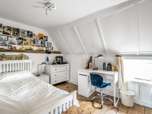 4 bed house for sale