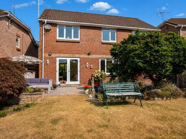4 bed house for sale