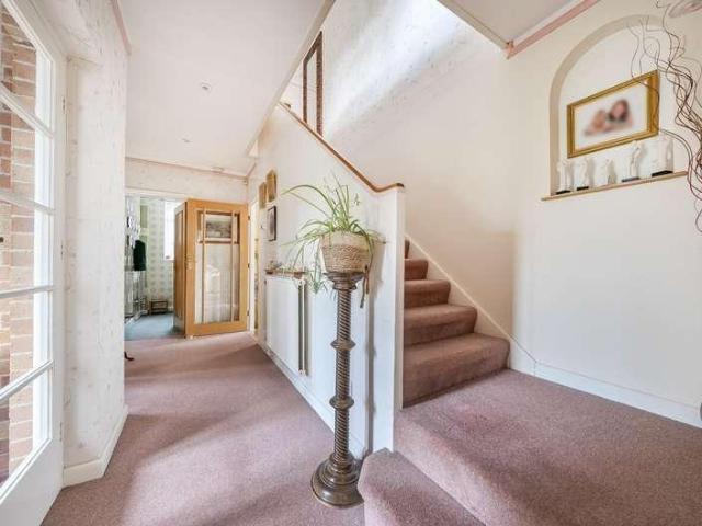 4 bed house for sale