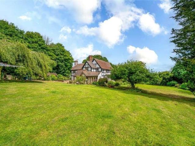 4 bed house for sale