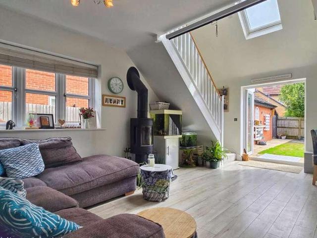 4 bed house for sale
