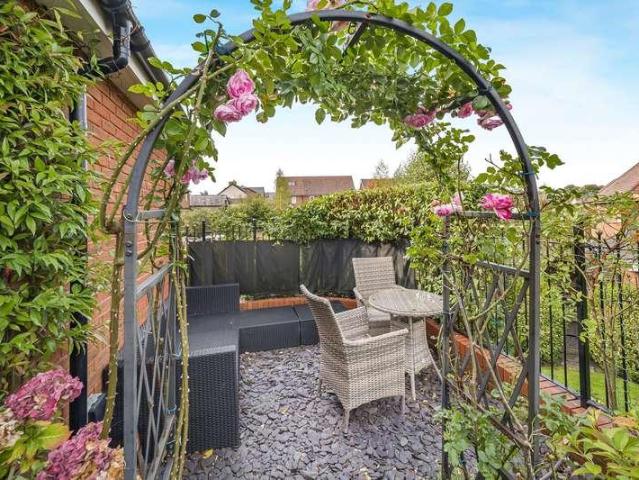 4 bed house for sale