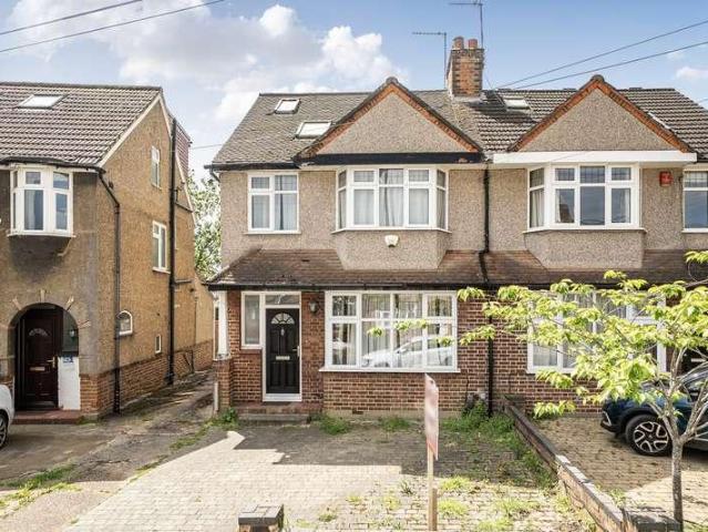 4 bed house for sale