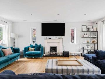 4 bed house for sale