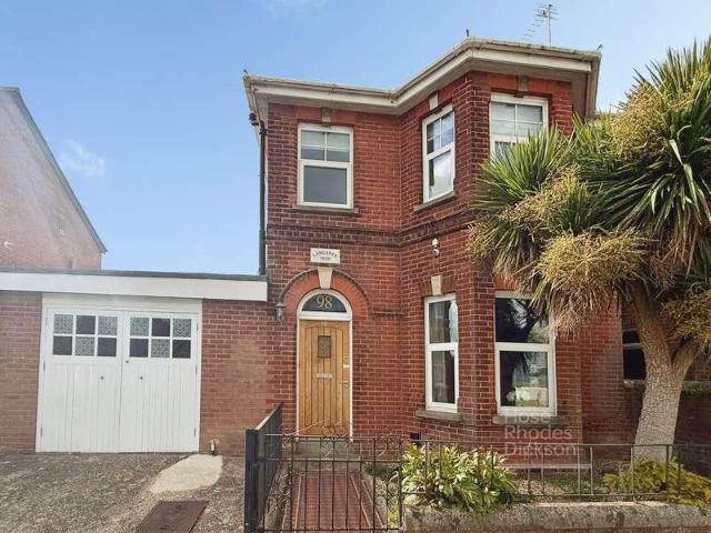 4 bed house for sale