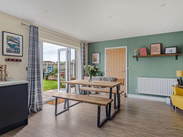 4 bed house for sale