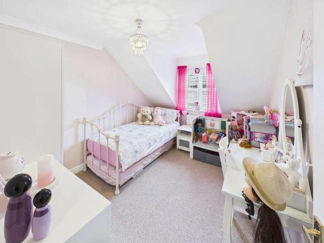 4 bed house for sale