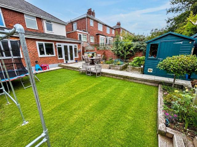 4 bed house for sale