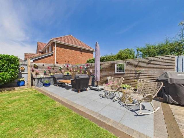 4 bed house for sale