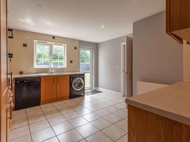 4 bed house for sale
