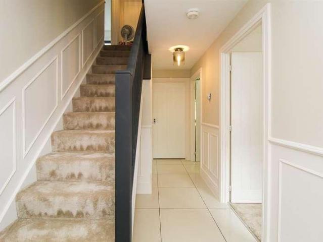 4 bed house for sale