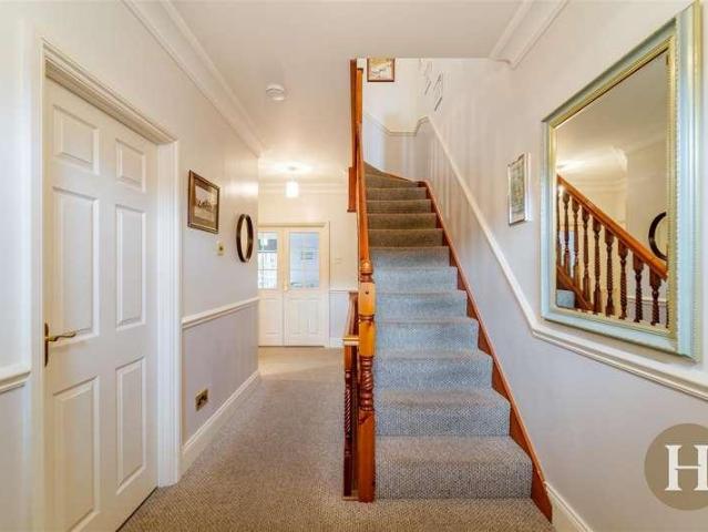 4 bed house for sale