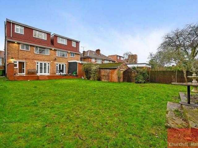 4 bed house for sale