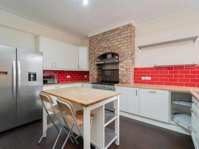 4 bed house for sale