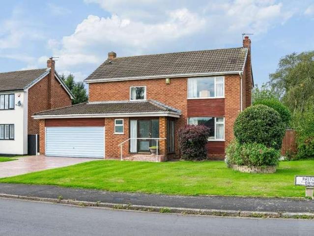4 bed house for sale
