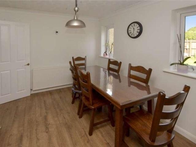 4 bed house for sale
