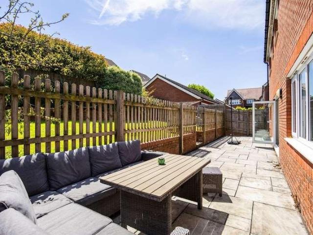 4 bed house for sale