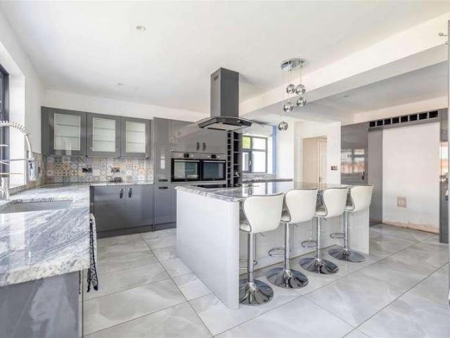 4 bed house for sale
