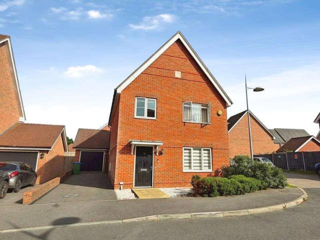 4 bed house for sale