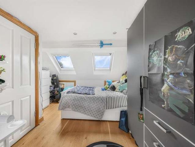 4 bed house for sale