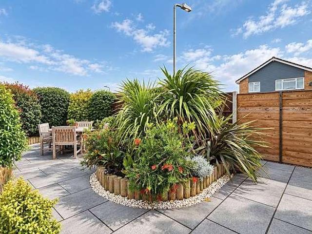 4 bed house for sale