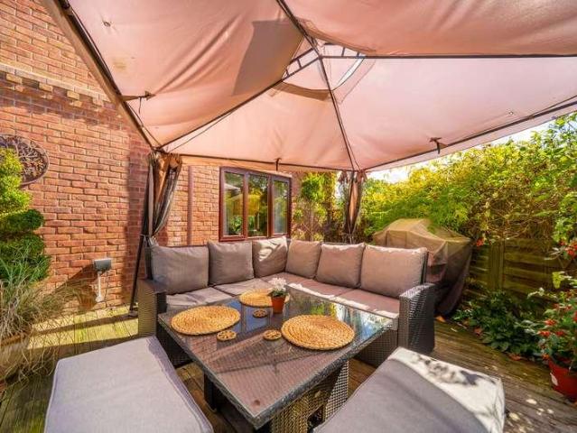 4 bed house for sale