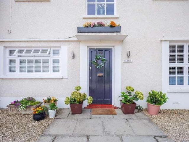 4 bed house for sale