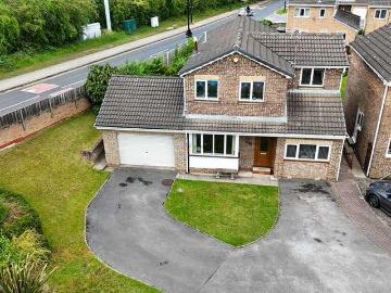 4 bed house for sale
