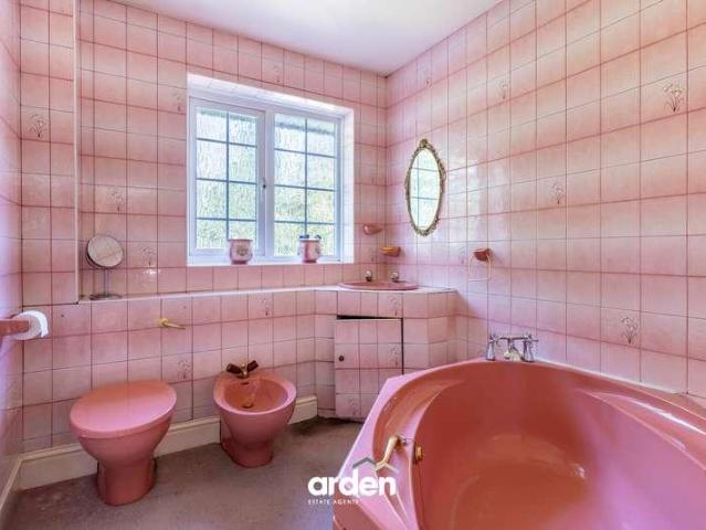 4 bed house for sale