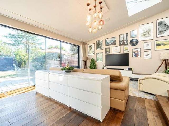 4 bed house for sale