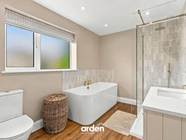 4 bed house for sale