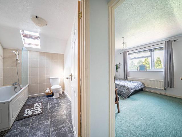 4 bed house for sale