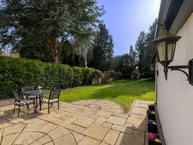 4 bed house for sale