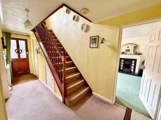 4 bed house for sale