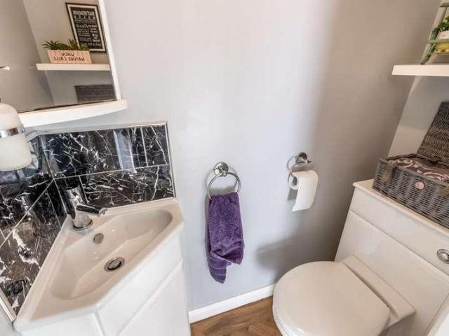 4 bed house for sale