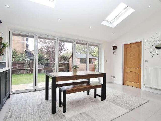 4 bed house for sale