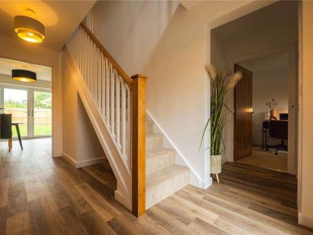 4 bed house for sale
