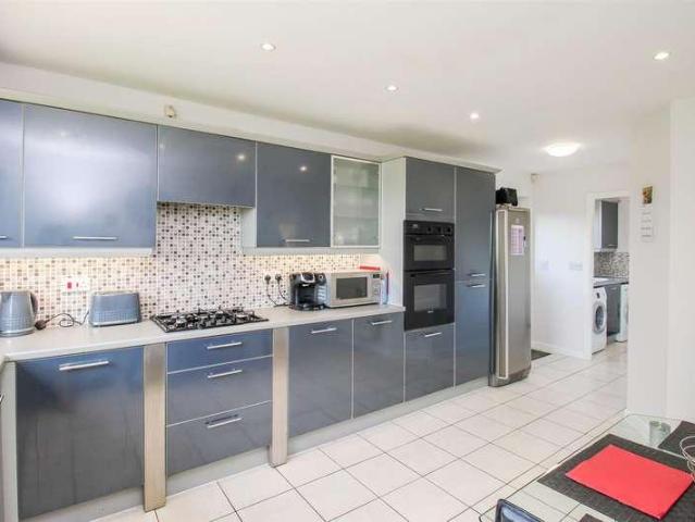 4 bed house for sale