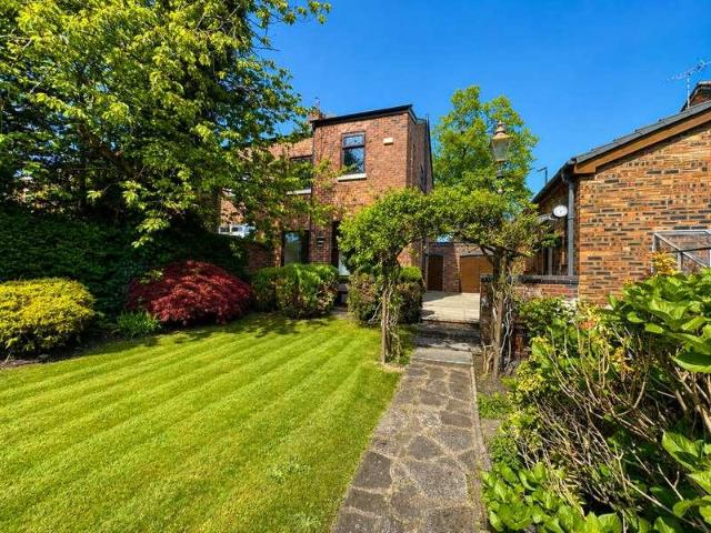 4 bed house for sale