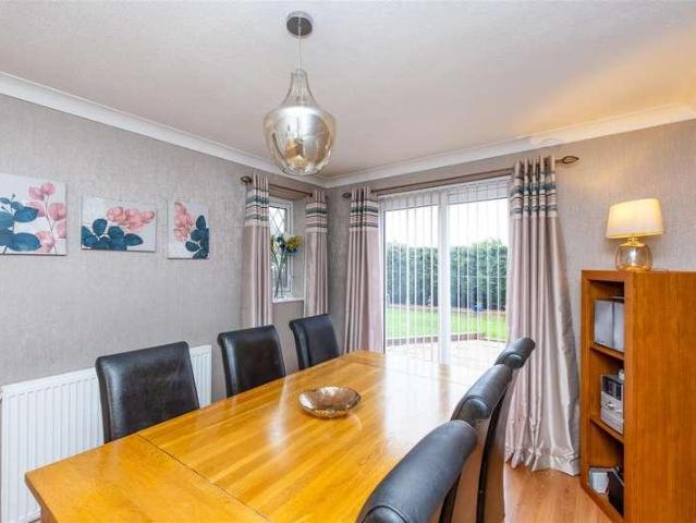 4 bed house for sale