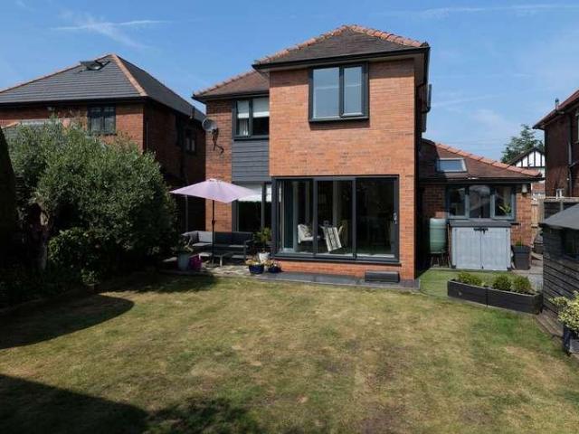 4 bed house for sale